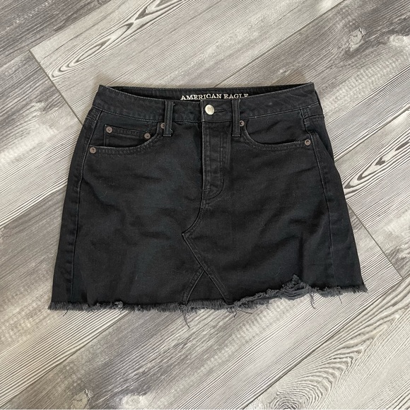 American Eagle Black Distressed Jean mini skirt - Picture 1 of 3
